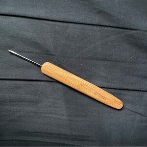 Crochet Hook 2.75mm Wooden Handle